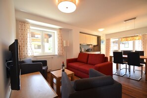 Appartement, 2 chambres, balcon, vue montagne (Residence Alpin Kaprun - TOP 2) | Salle de séjour