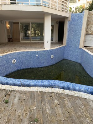 3 kolam renang outdoor