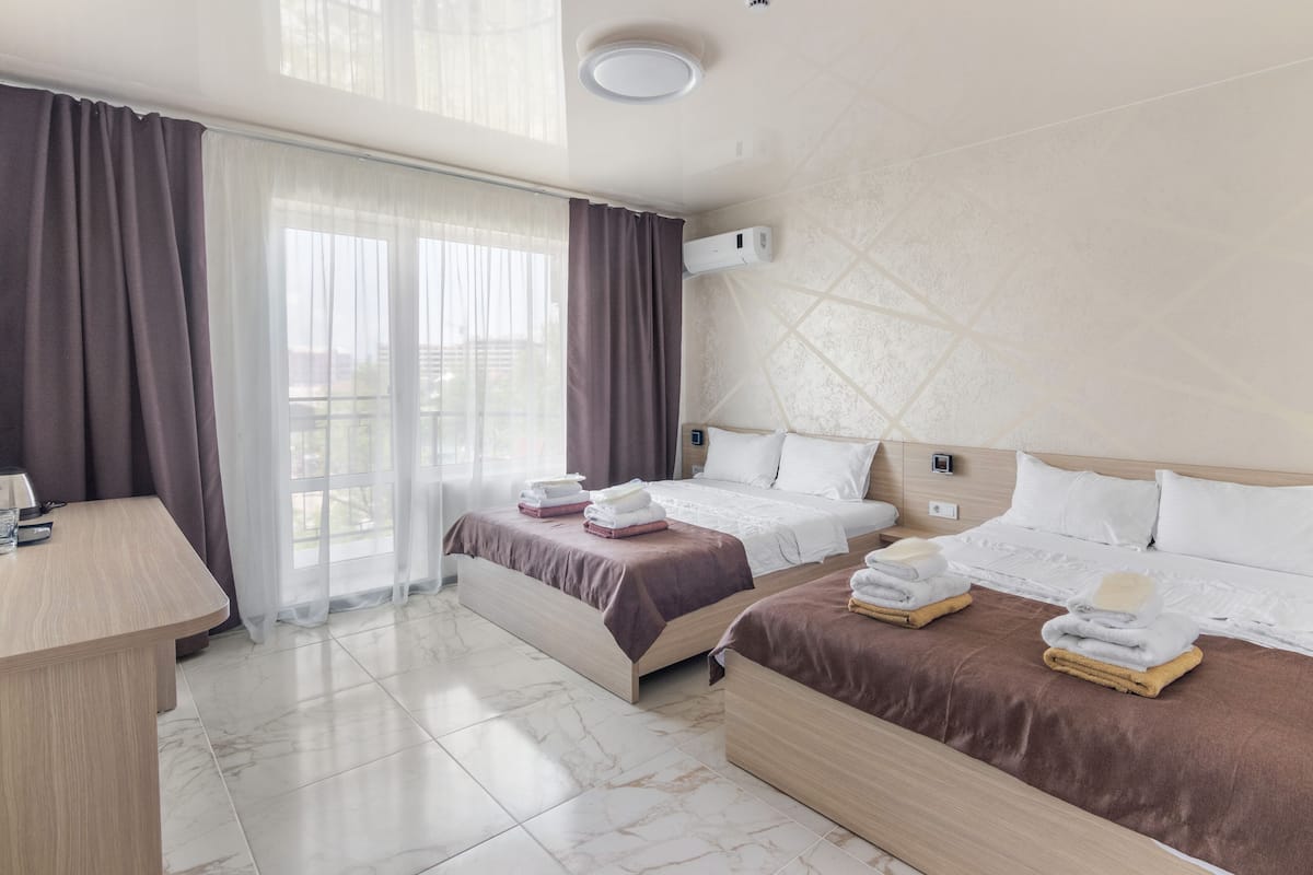 Tripla familiare, vista città (PLUS) | Biancheria da letto di alta qualità, Wi-Fi gratuito, lenzuola