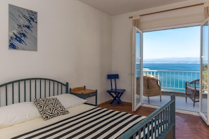 Villa, 5 Bedrooms | 5 bedrooms, free cots/infant beds, free WiFi, bed sheets - Villa Valica (Malinska-Dubasnica)