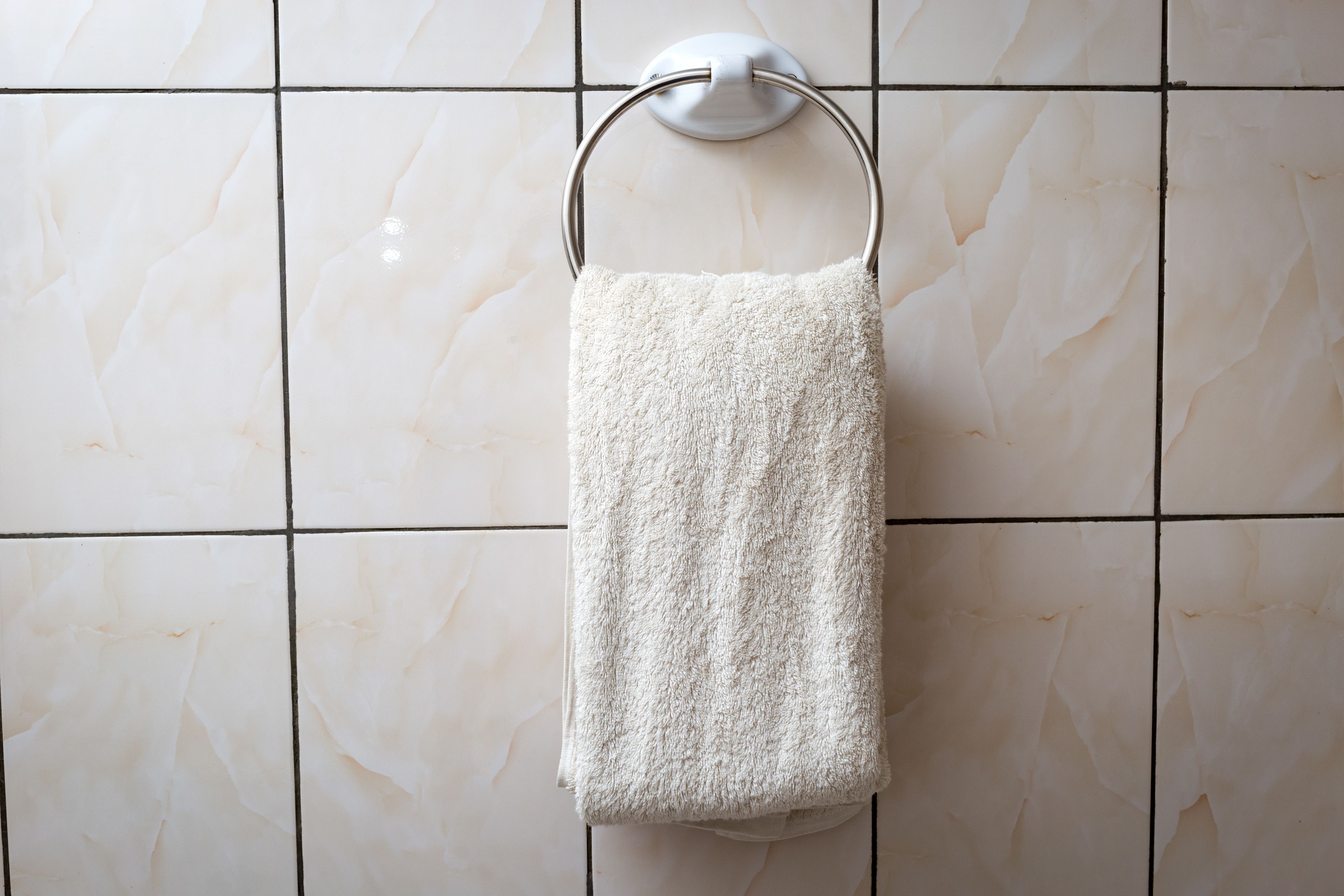 Dusj, regndusjhode og håndklær