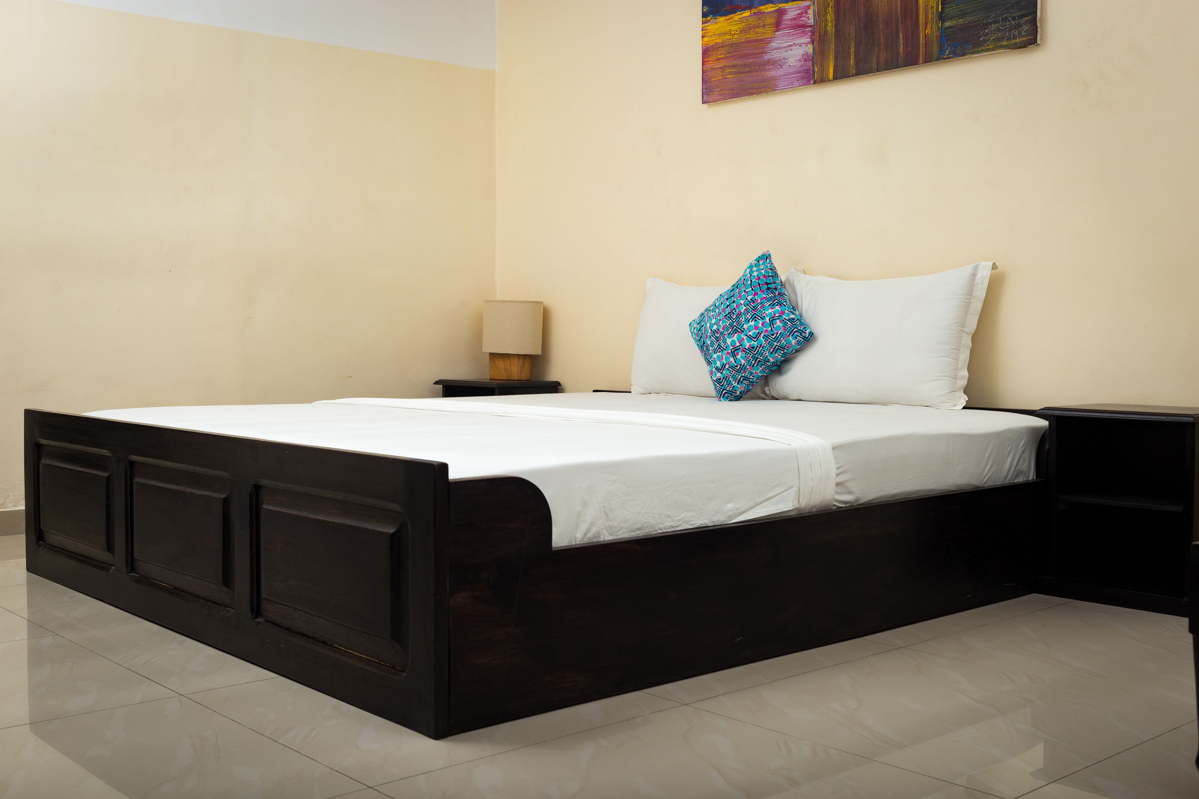 Dobbeltrom, 1 queensize-seng, tilgjengelighetstilpasset, ikke-røyk (Privilège) | Individuelt dekorert, skrivebord, wi-fi (inkludert) og sengetøy