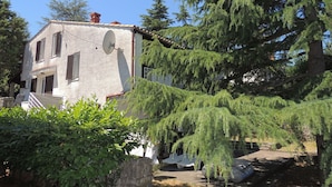 Front of property - Apartment Hlebec (Malinska-Dubasnica)