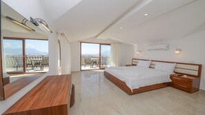 Villa | 5 Schlafzimmer, hochwertige Bettwaren, Daunenbettdecken