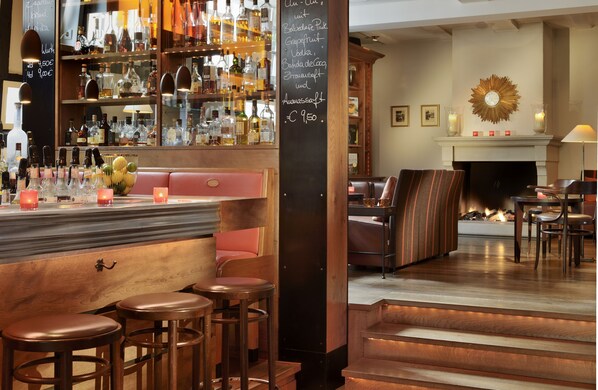 Cocktail bar
