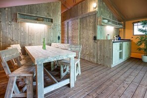 Comfort Tent, Non Smoking, River View (Safari) | Private kitchen | Shared fridge - Pension Bomätscher (Koenigstein)