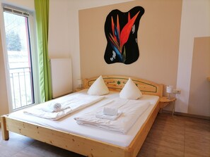 Economy Double Room, 1 Queen Bed