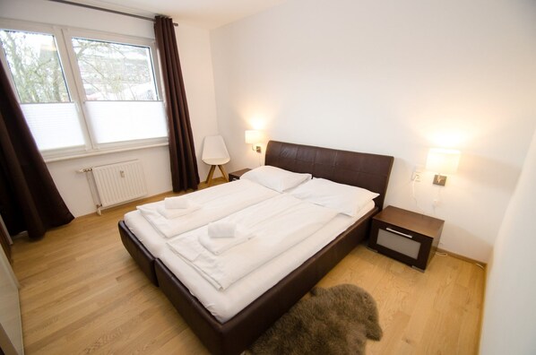 Apartment, 2 Bedrooms, Balcony (CityXpress Ski in/Ski out) | Iron/ironing board, cots/infant beds, free WiFi - Apartment CityXpress (Zell am See)