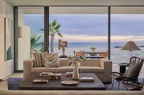 LCD-televisio, maksullisia elokuvia, suoratoistopalvelut