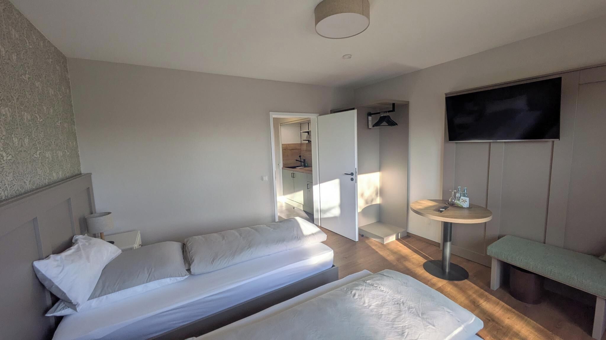standard double room | 2 bedrooms, desk, blackout curtains, free wifi