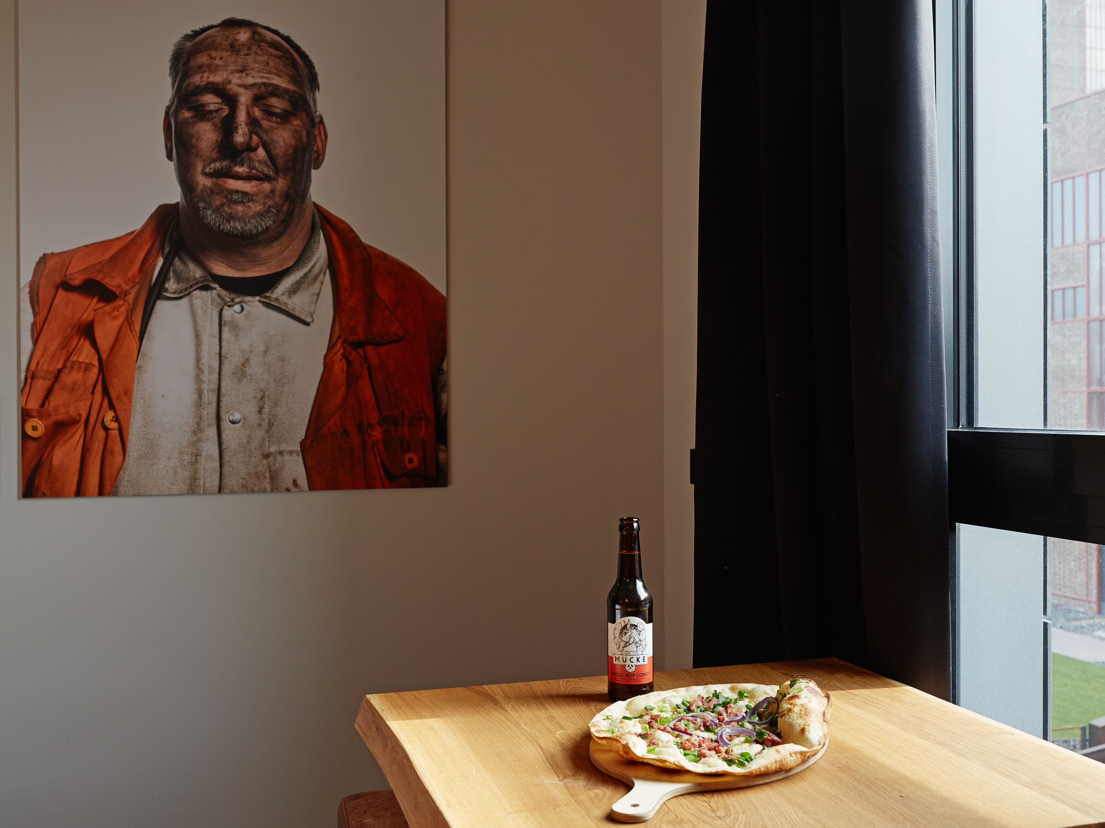 standard room | living area | 49-inch flat-screen tv with satellite channels, tv, netflix