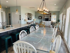 House, 5 Bedrooms | Dining