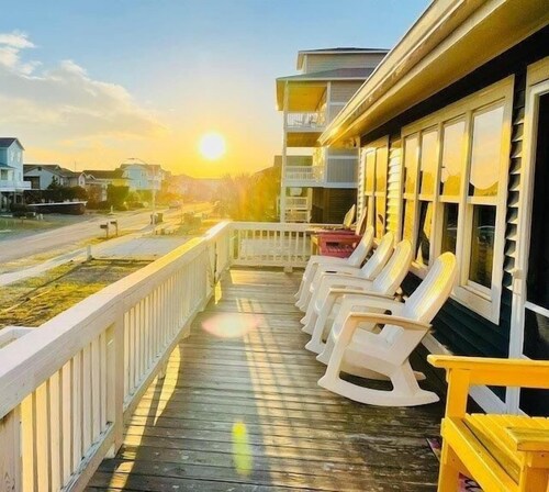 Sandy Bottoms 4 Bedroom Home by RedAwning