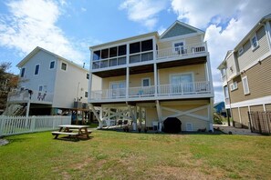 House, 4 Bedrooms | Exterior