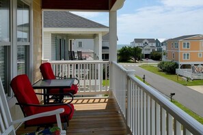House, 4 Bedrooms | Balcony