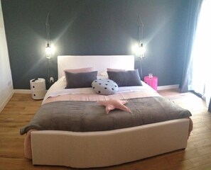 Double Room (Cosy Retro) | In-room safe, individually decorated, individually furnished