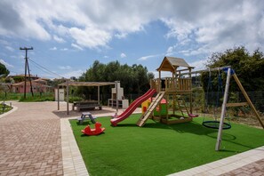 Außen-Kinderspielplatz