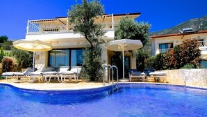 Front of property - Villa Aphrodite (Kas)