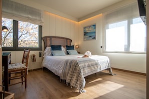 Comfort Quadruple Room - Hotel Can Dispès (Viladamat)