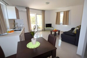 Apartment, 1 Bedroom | Living area