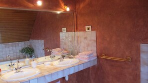 Shower, free toiletries, hair dryer, towels