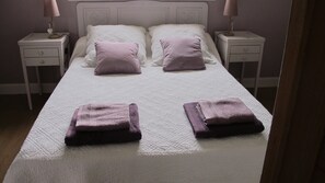 Double Room (Perle de Rosée) | Individually decorated, individually furnished, desk, iron/ironing board