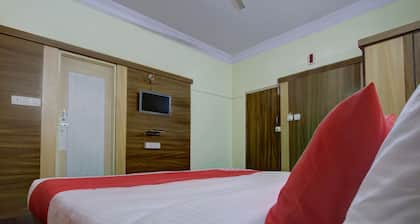 OYO 24259 Hotel Blue Inn