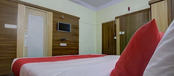 OYO 24259 Hotel Blue Inn