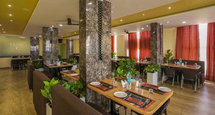 OYO 22837 Chairmen's Hotel