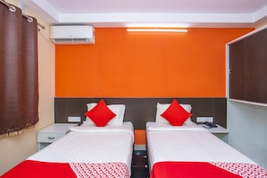 Free WiFi - OYO 22837 Chairmen's Hotel (Bengaluru)
