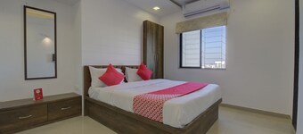 OYO 17036 Rk's Regency