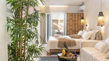 Superior suite with king size bed | Coffres-forts dans les chambres