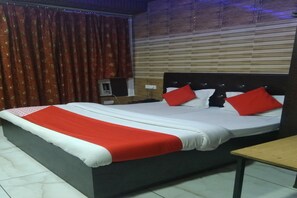 ห้องดับเบิล, เตียงควีนไซส์ 1 เตียง | เครื่องนอนระดับพรีเมียม, Wi-Fi ฟรี