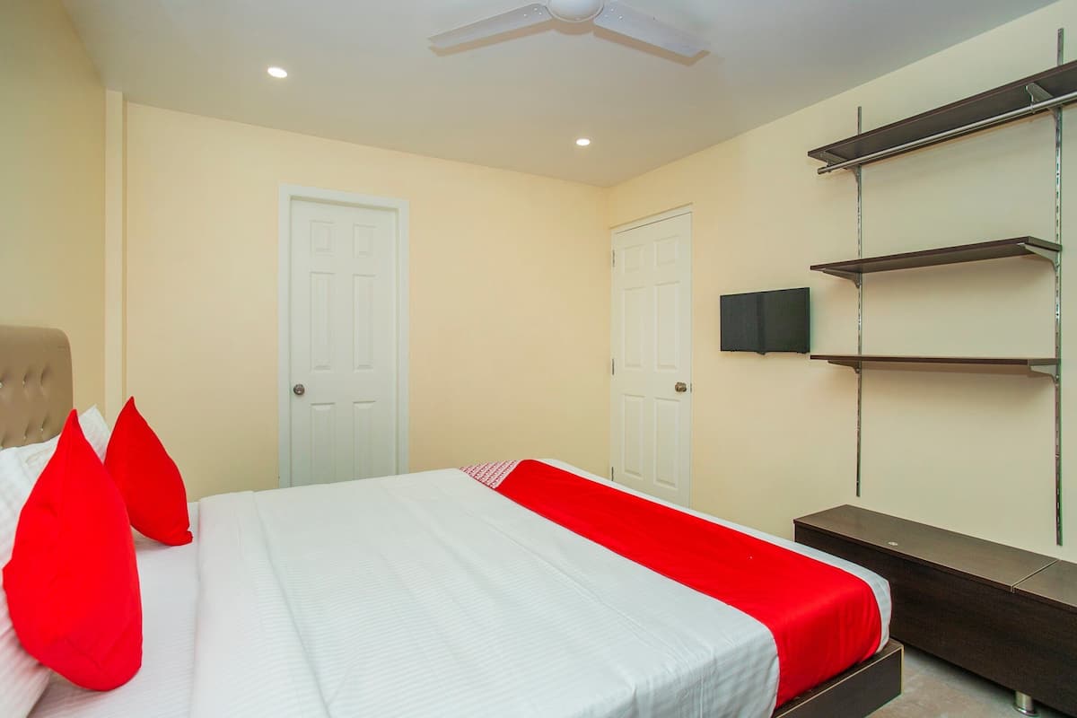 Chambre Double, 1 grand lit | Salle de bain