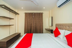 Double Room, 1 Queen Bed | Free WiFi, bed sheets - OYO Flagship 18680 Olivia Comforts (Bengaluru)