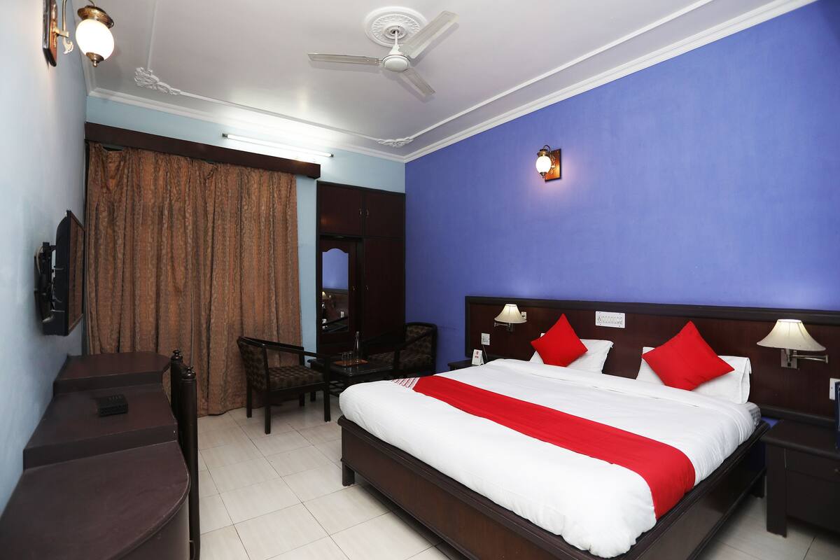 Deluxe Double or Twin Room, 1 King Bed