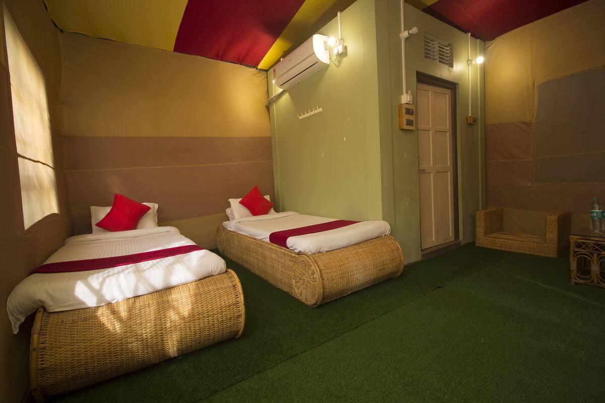 Deluxe Double or Twin Room, 1 King Bed | Free WiFi