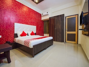 Standard Room - OYO 26659 Hotel Parmanand Garden (Udaipur)