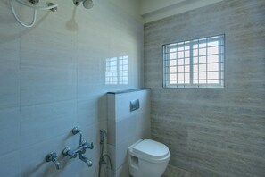 Standard Room | Bathroom