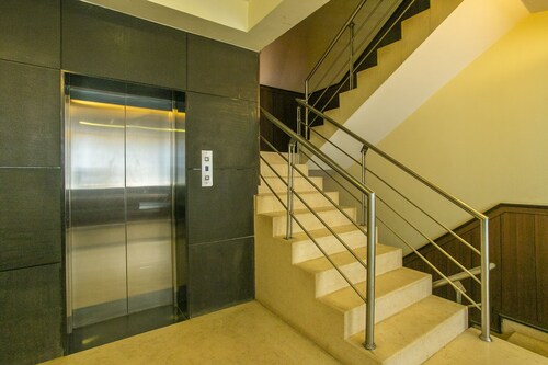 OYO 27859 Agi Dynasty Suites