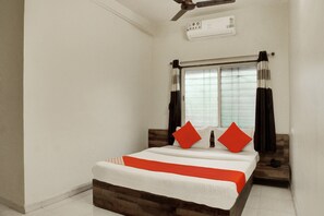 Standard Double Room | Bed sheets