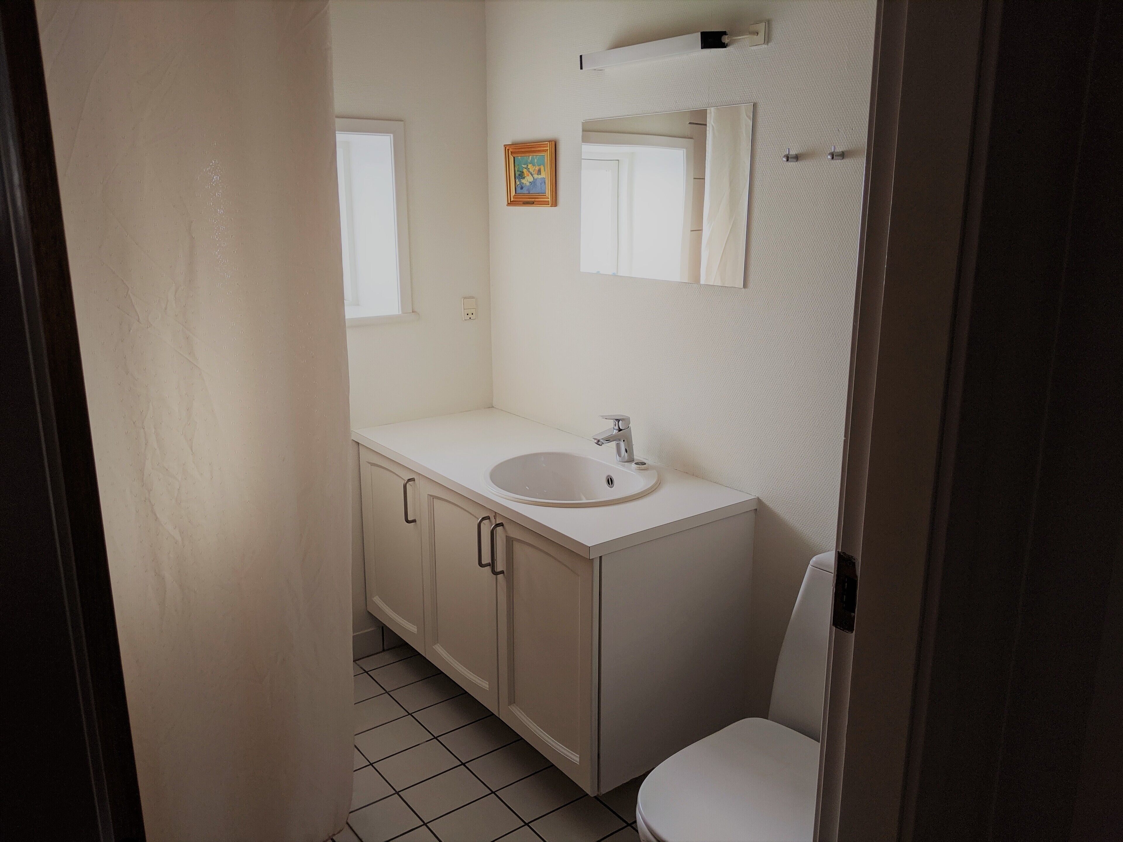 comfort apartment | bathroom | shower, free toiletries, hair dryer, towels
