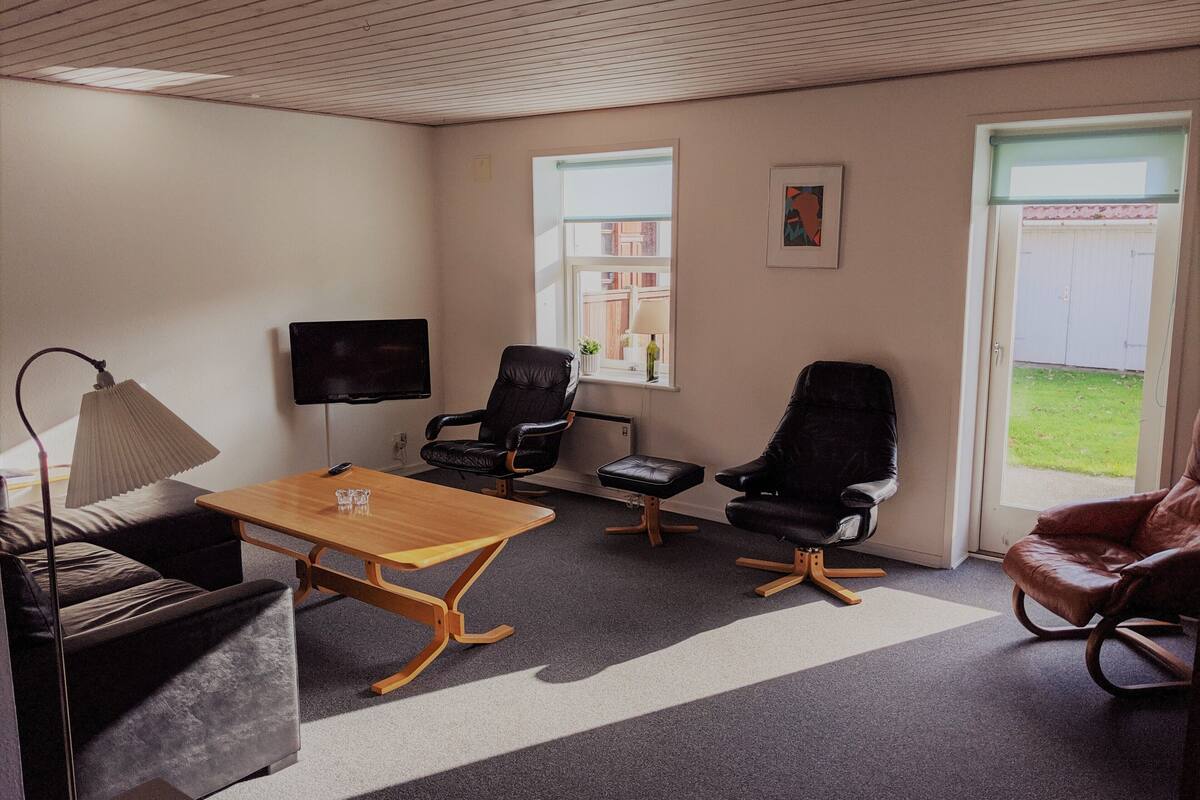 comfort apartment | living area | 32-inch tv with satellite channels