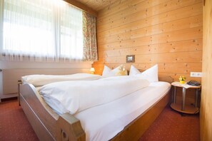 Apartment (Brunelle) | Free cribs/infant beds, free WiFi