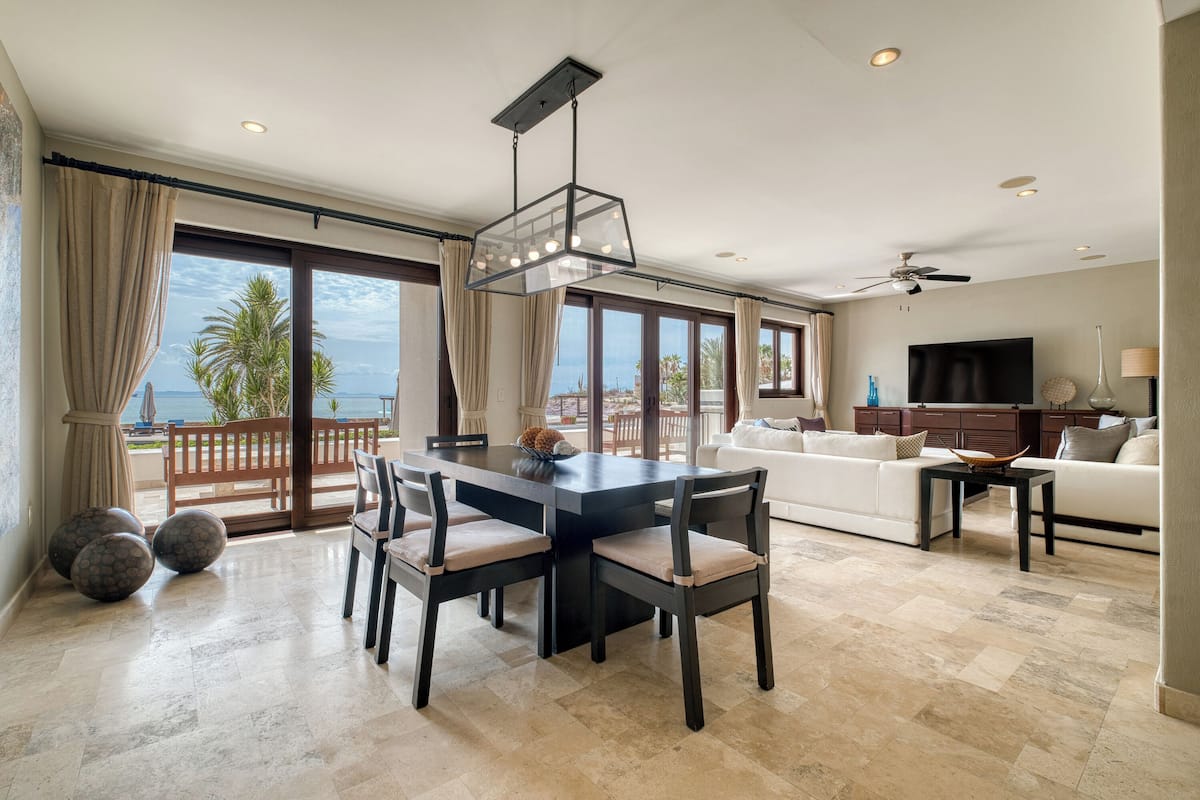 Appartement Deluxe, 1 chambre, vue mer | Salle Ă manger