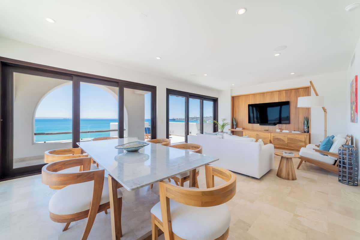 Deluxe-Penthouse, 1 Schlafzimmer, Meerblick | Esszimmer