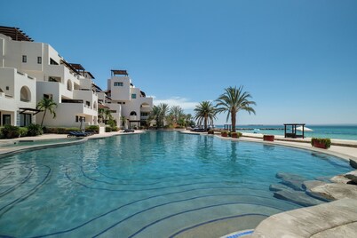 Playa de La Paz by Lumina