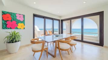 Penthouse Deluxe, 1 habitación, vista al mar | Comedor