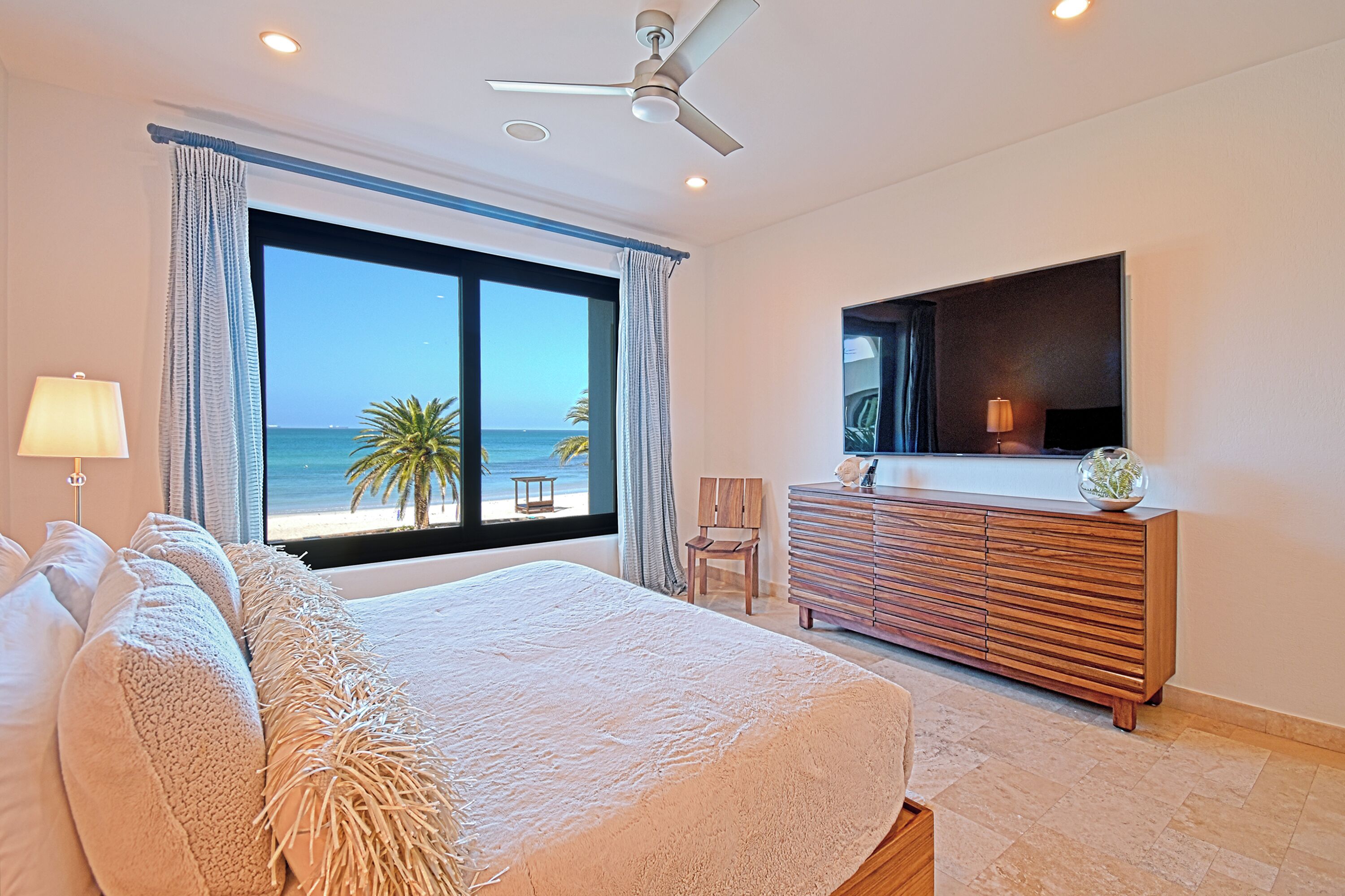 Appartamento Deluxe, 3 camere da letto, vista mare | Biancheria da letto di alta qualità, copriletto in piuma