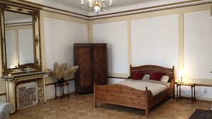 Unclassified image, 5 of 9, button - Krakow 1 (Kraków)